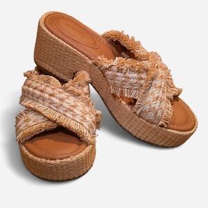 Universal Thread Beige Woven Platform Sandals